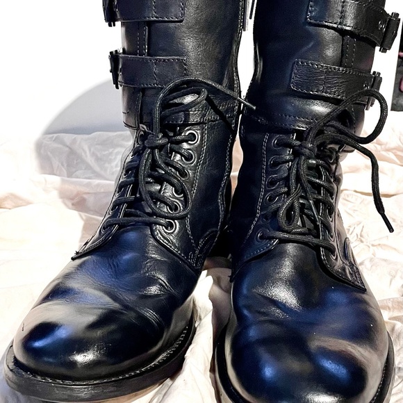 One pair Kenneth Cole black leather boots, size 9. Ankle with side zipper. - Picture 2 of 5